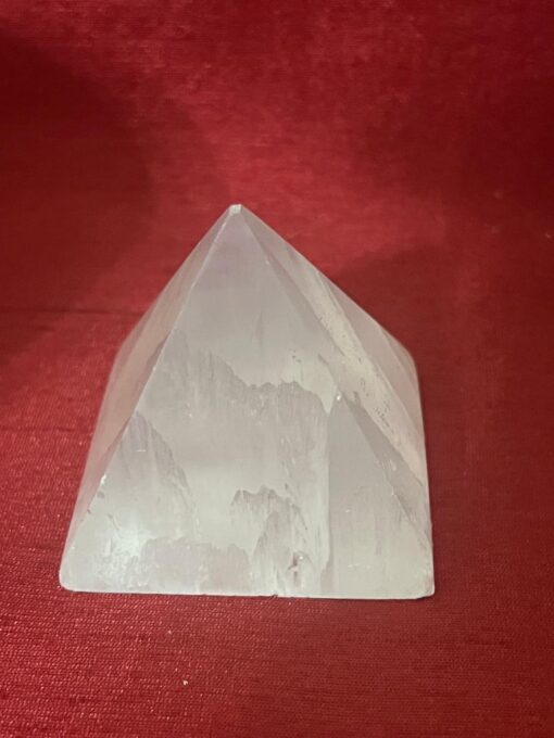 Selenite Piramidi